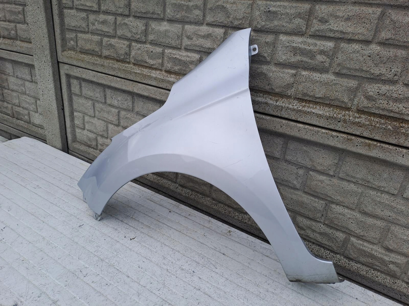 HYUNDAI I20 LIFT BŁOTNIK PRZEDNI LEWY - (15201361362)
