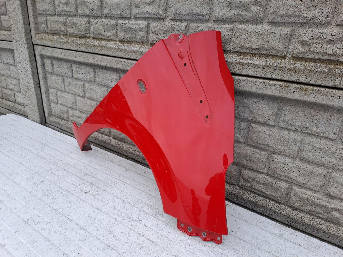 PEUGEOT 108 2014-2021 BŁOTNIK PRAWY PRZEDNI - (15201372580)