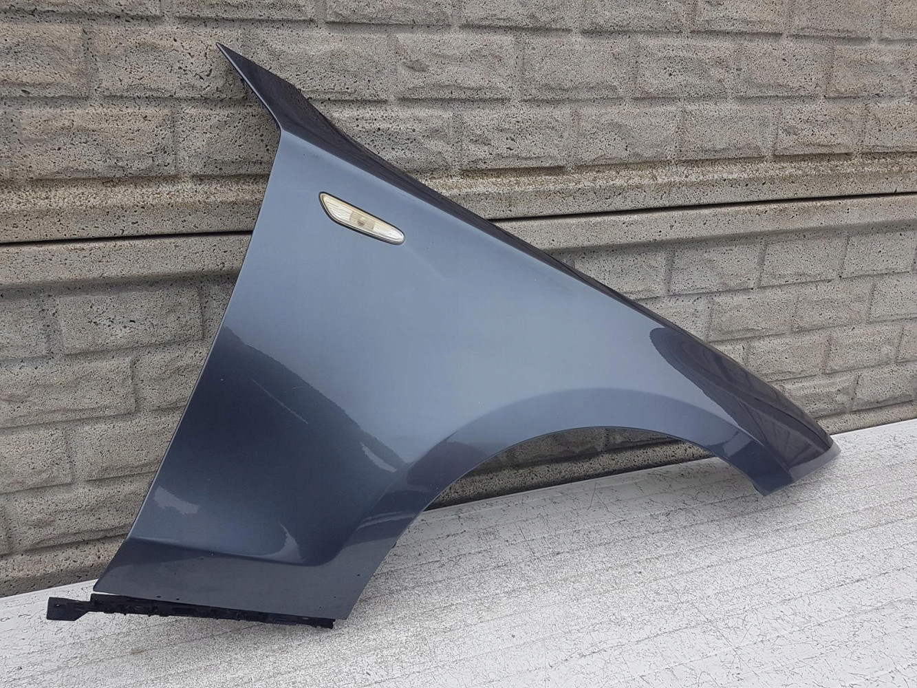 BŁOTNIK PRZEDNI PRAWY BMW 1 E87 E88 E81 E82