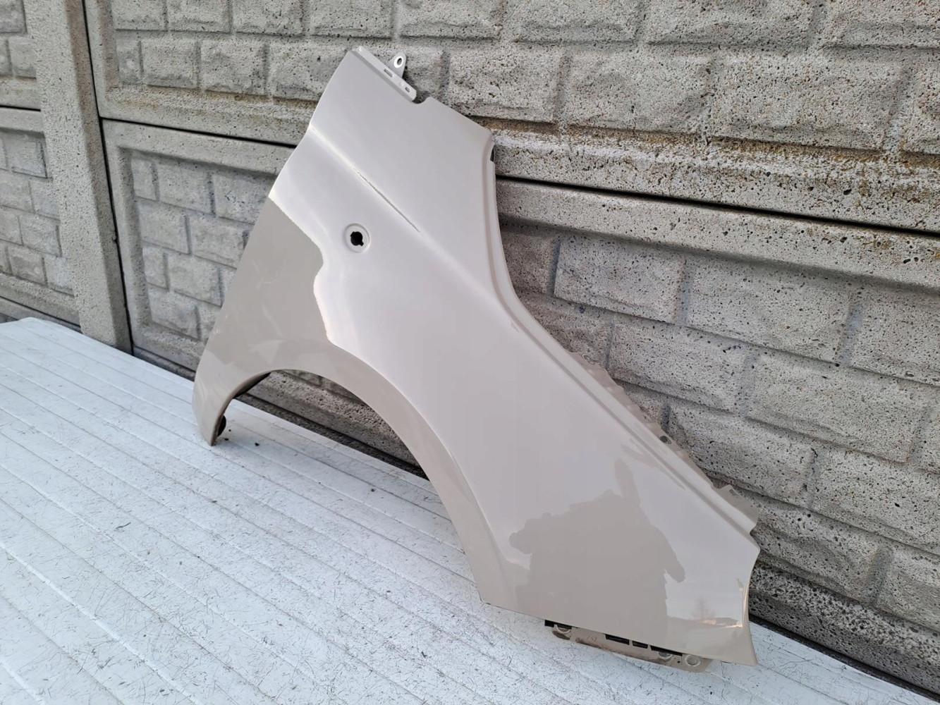 FIAT 500 2007-2017 BŁOTNIK PRAWY PRZEDNI - (15218447790)