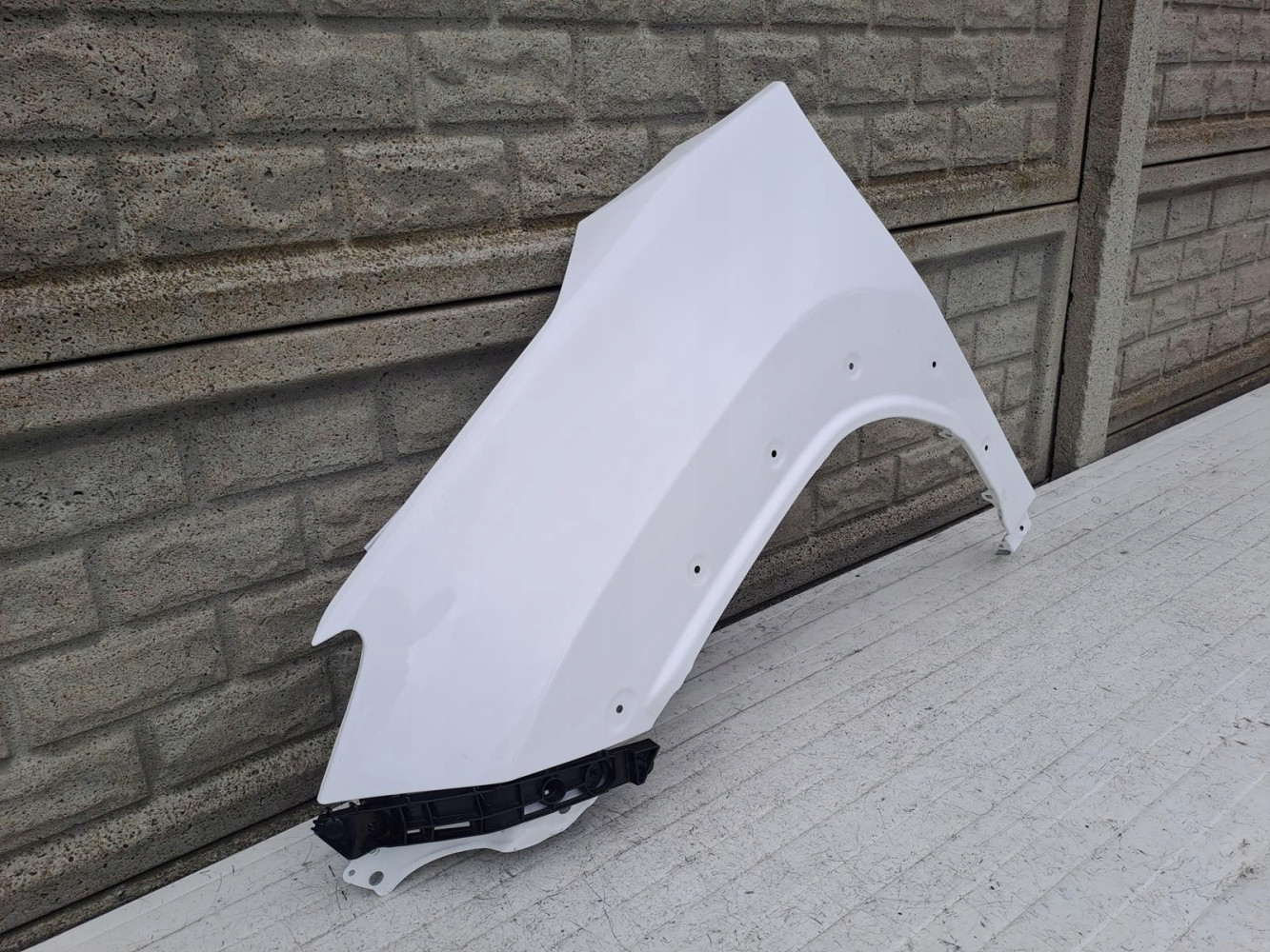 TOYOTA YARIS CROSS 4 IV 19-24 BŁOTNIK LEWY - (15218555620)