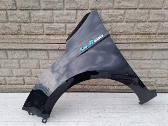 HYUNDAI I20 LIFT BŁOTNIK PRZEDNI LEWY - (15218682080)