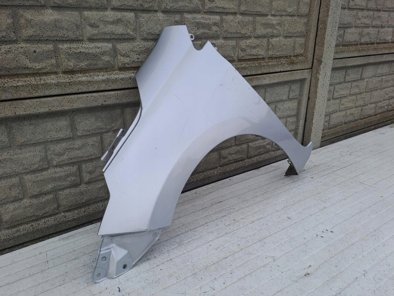 TOYOTA COROLLA E16 2012-2019 BŁOTNIK PRZEDNI LEWY - (15250062749)