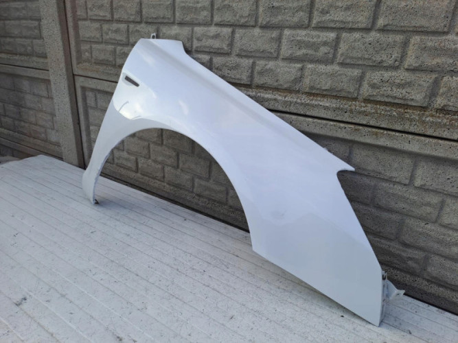 CITROEN C5 2009 - 2017 BŁOTNIK PRZEDNI PRAWY - (15272689617)