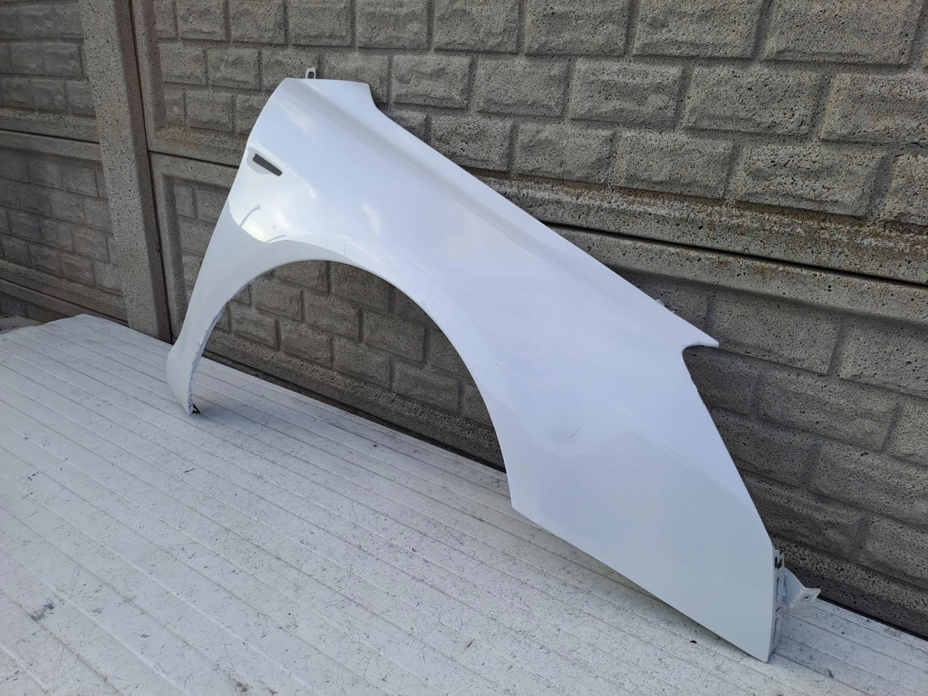 CITROEN C5 2009 - 2017 BŁOTNIK PRZEDNI PRAWY - (15272689617)