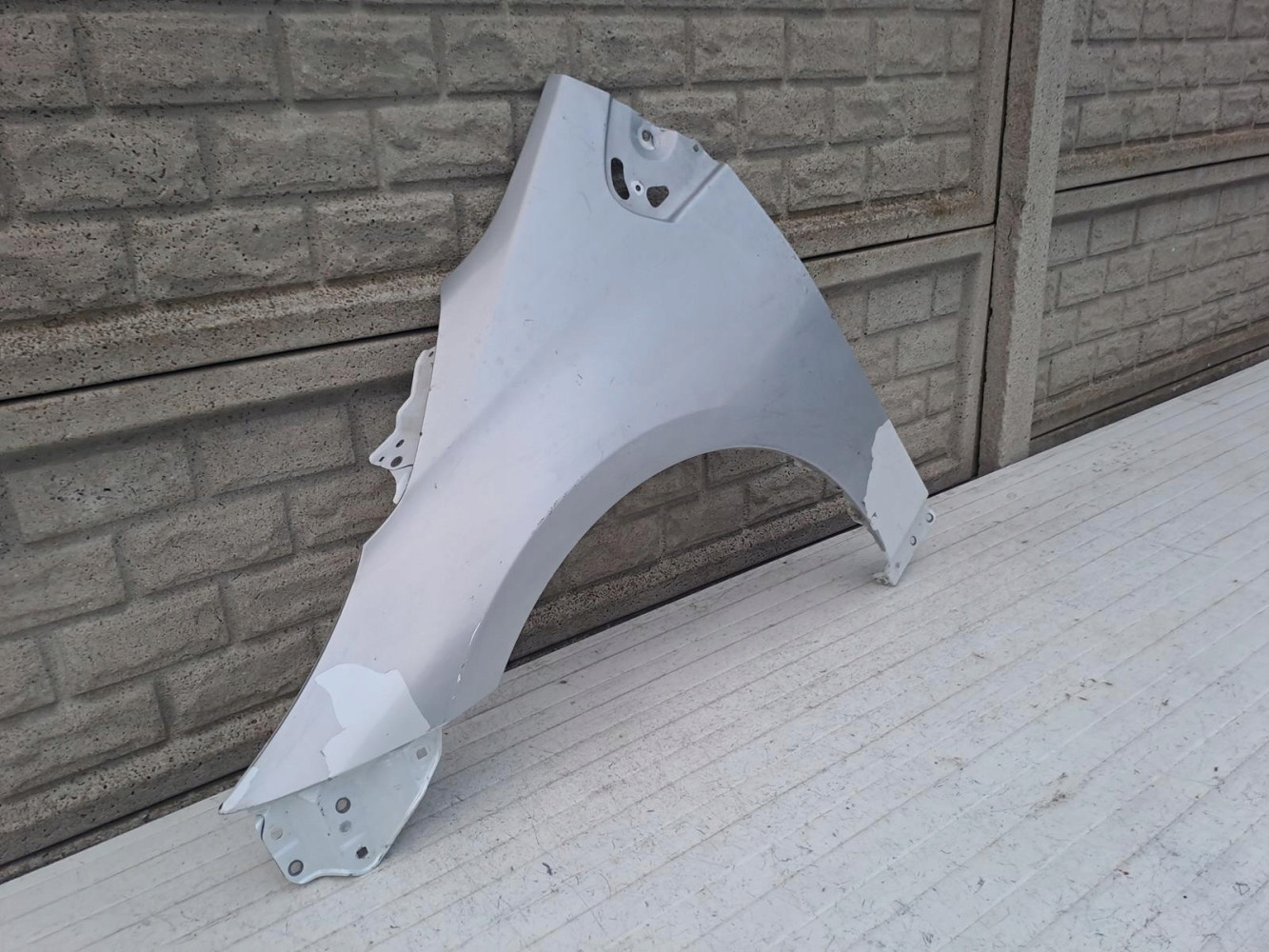 TOYOTA PRIUS 4 IV PLUG-IN 16- BŁOTNIK PRZEDNI LEWY - (15293267385)