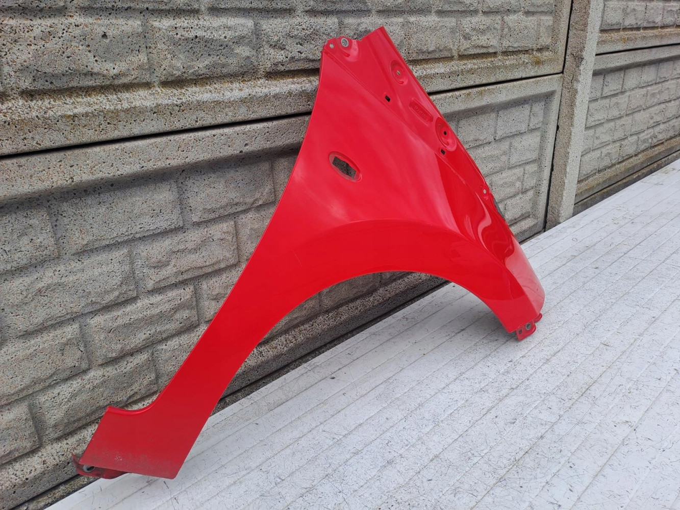 TOYOTA AYGO 2 2014-2022 BŁOTNIK PRAWY PRZEDNI - (15326769834)