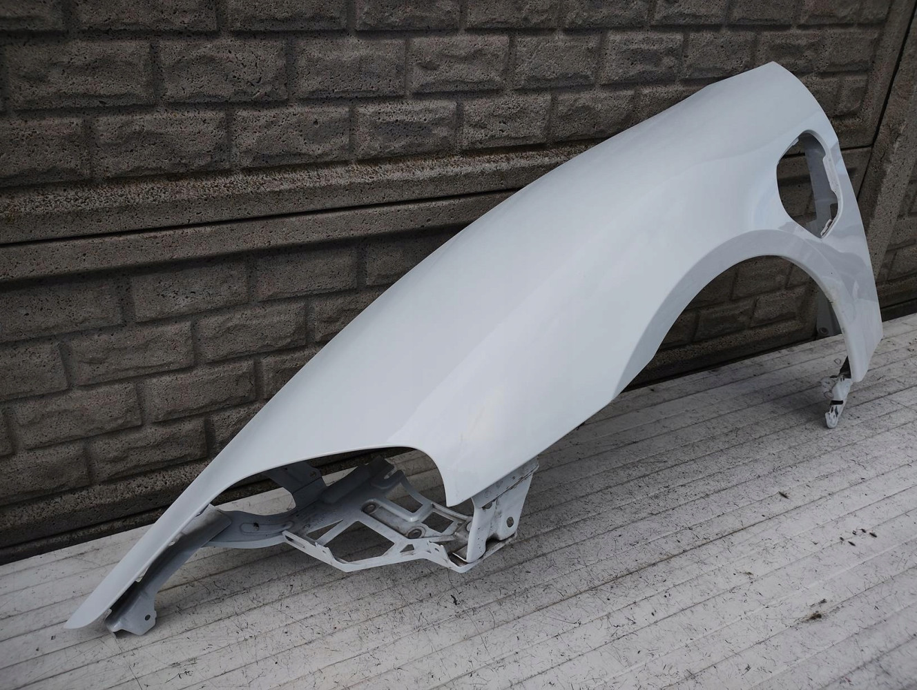 PORSCHE TAYCAN 9J1 9 J BŁOTNIK PRZEDNI LEWY - (15363868429)