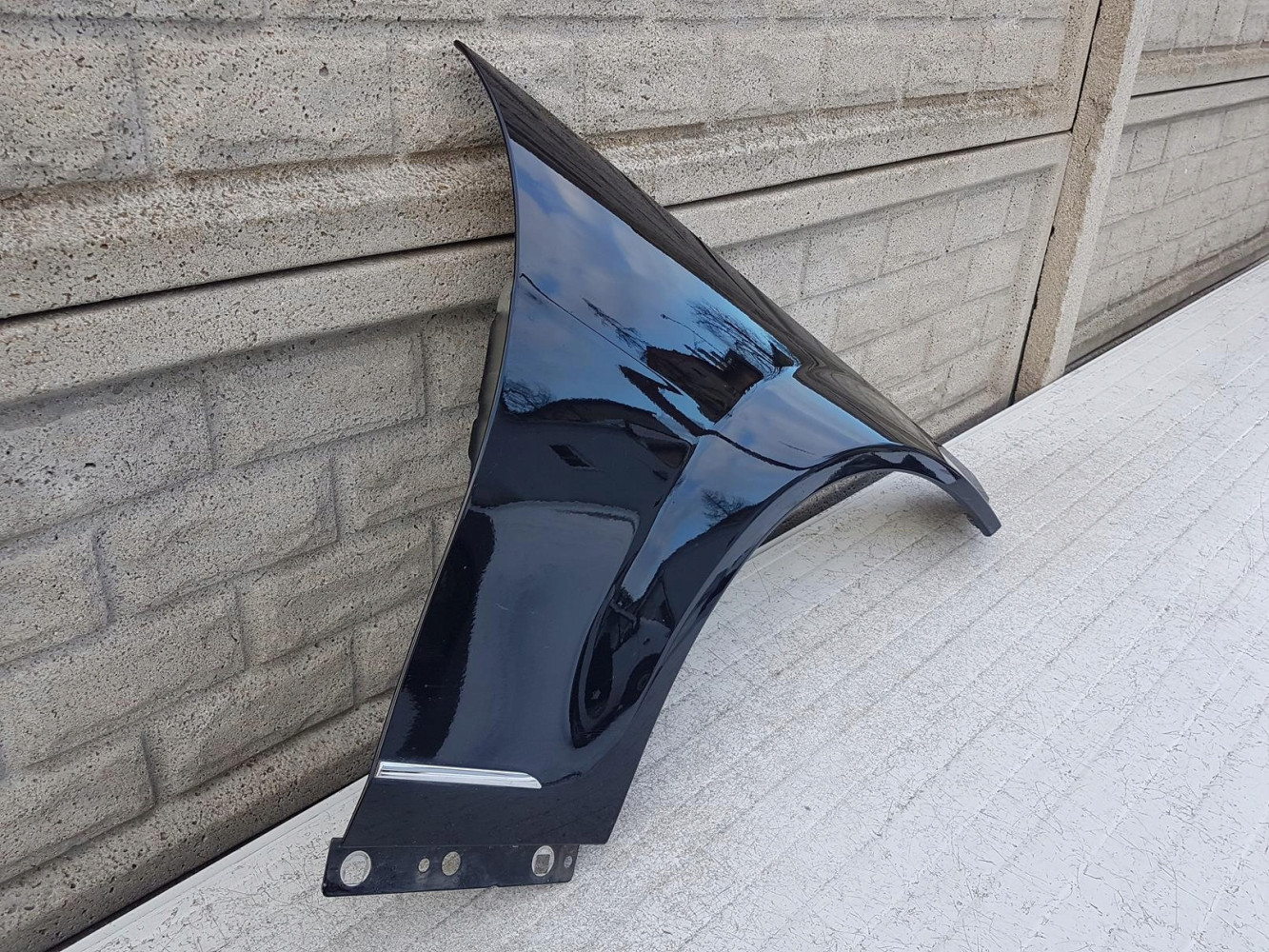 MERCEDES C KLASA W204 07-14 BŁOTNIK PRZEDNI PRAWY