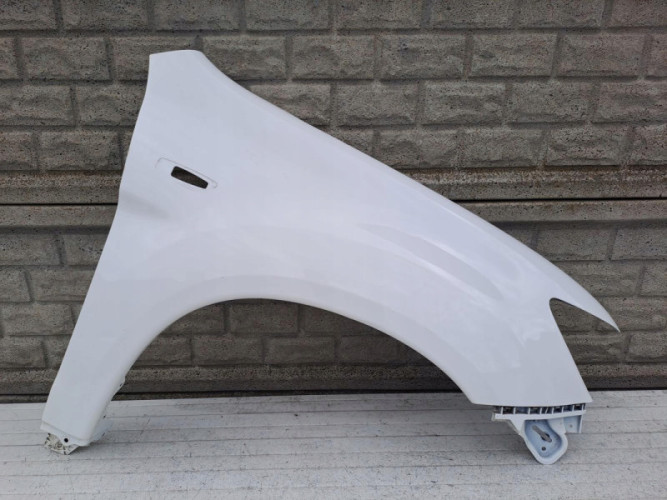 MITSUBISHI ASX 10-15 BŁOTNIK PRAWY PRZEDNI - (15401785269)