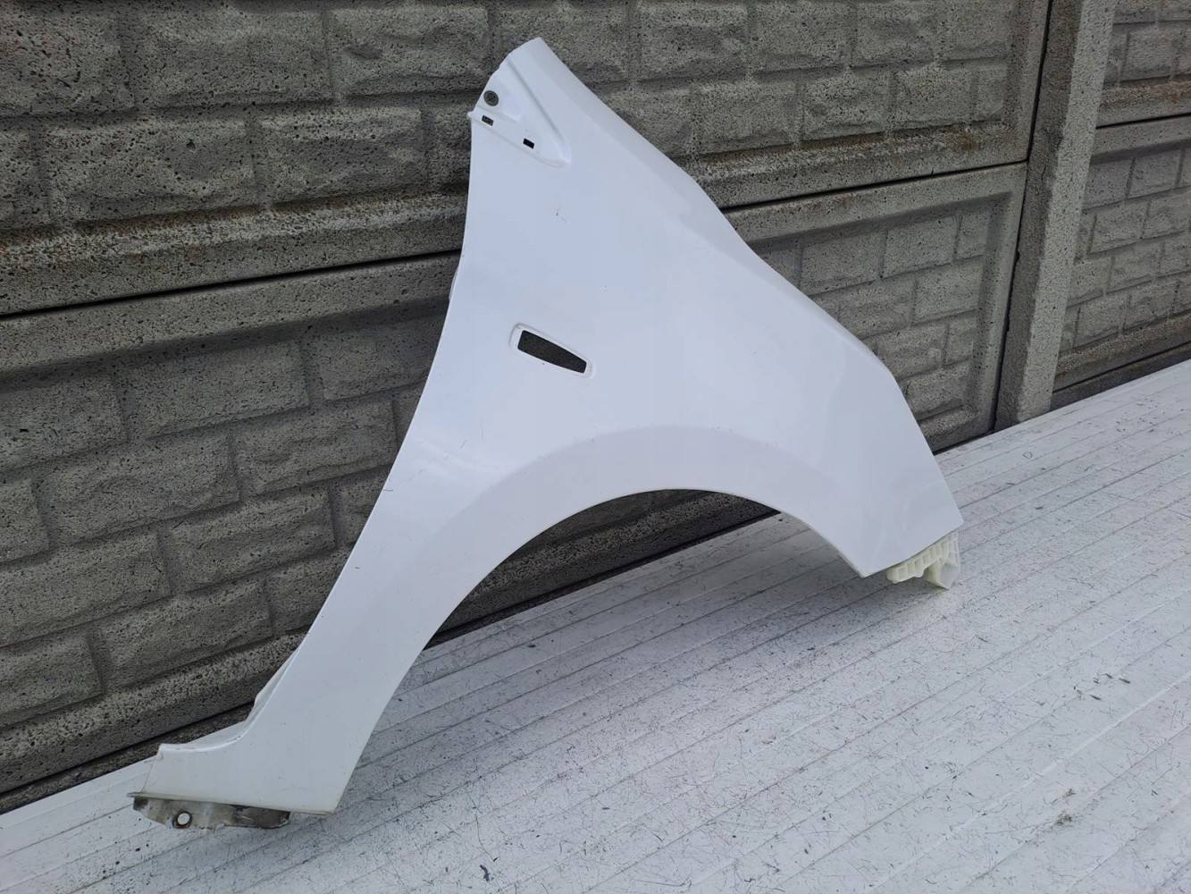 MITSUBISHI SPACE STAR 12-20 BŁOTNIK PRAWY PRZEDNI - (15407136437)