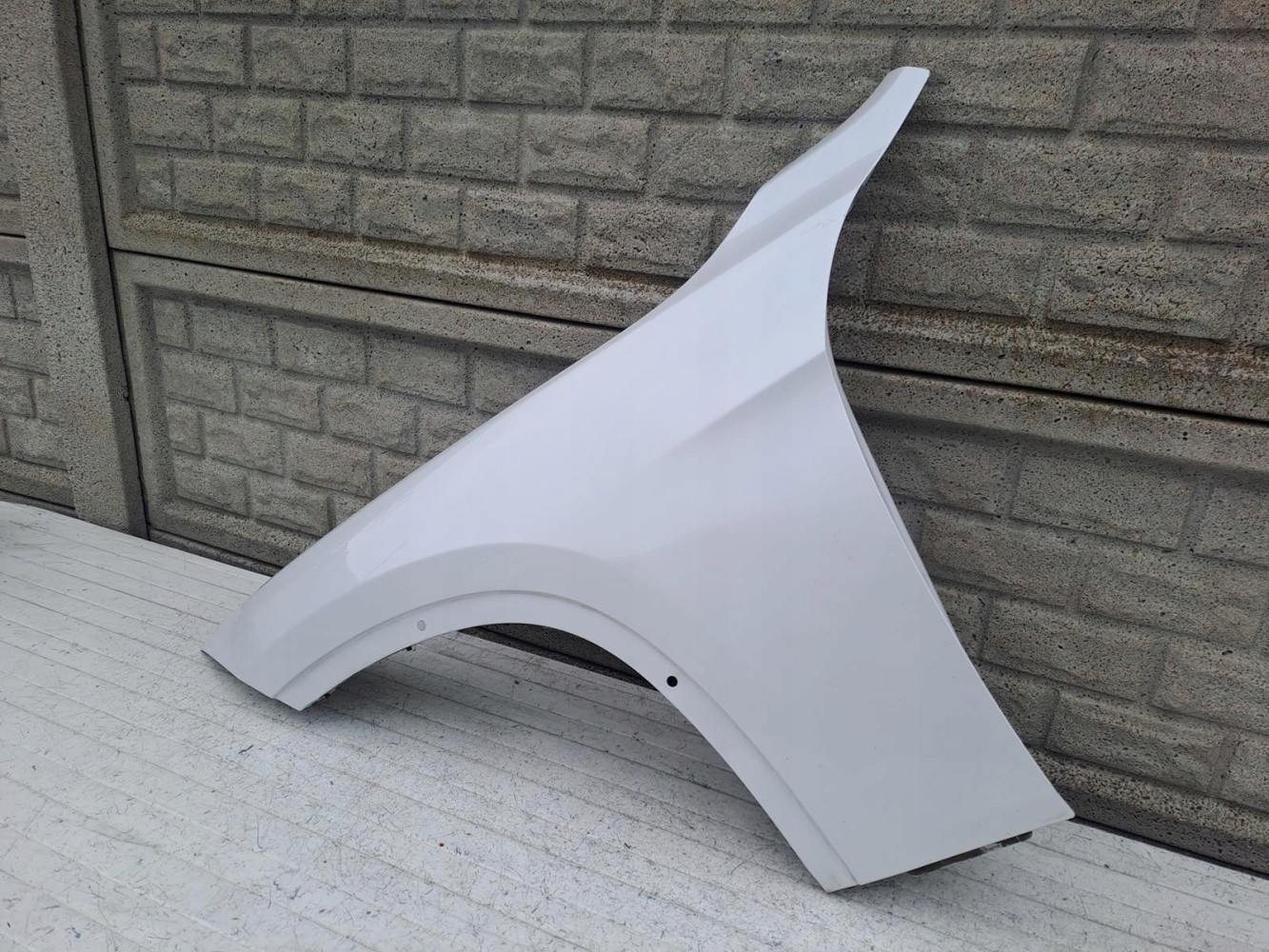 BMW X1 E84 LIFT 2012-2017 BŁOTNIK PRZEDNI LEWY - (15417322703)