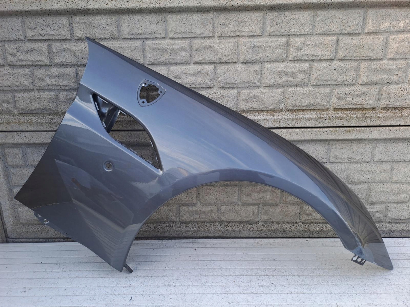 FERRARI CALIFORNIA PRZED LIFTEM BŁOTNIK PRAWY PRZEDNI - (15417401664)