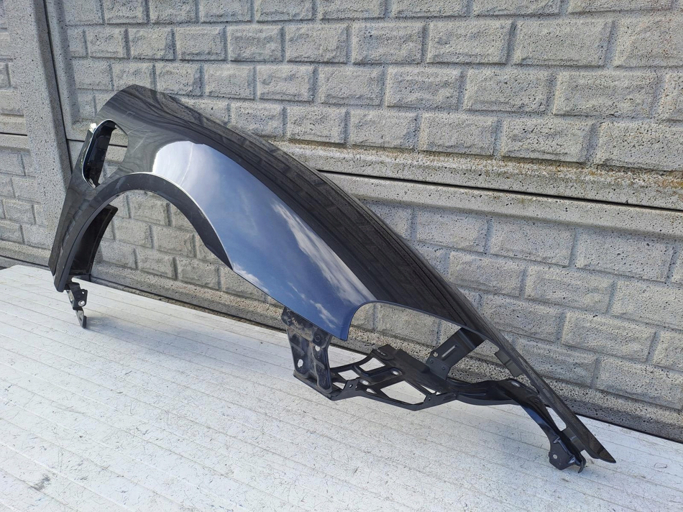 PORSCHE TAYCAN 9J1 9 J BŁOTNIK PRZEDNI PRAWY - (15437364870)