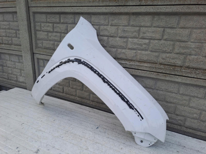 VW AMAROK 2H0 2012-2020 BŁOTNIK PRZEDNI PRAWY - (15449879991)