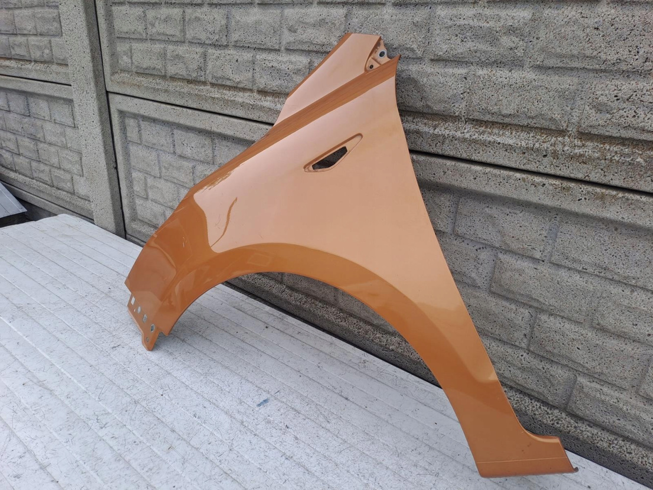 FORD KA+ PLUS MK3 III 16-22 BŁOTNIK PRZEDNI LEWY - (15450186305)