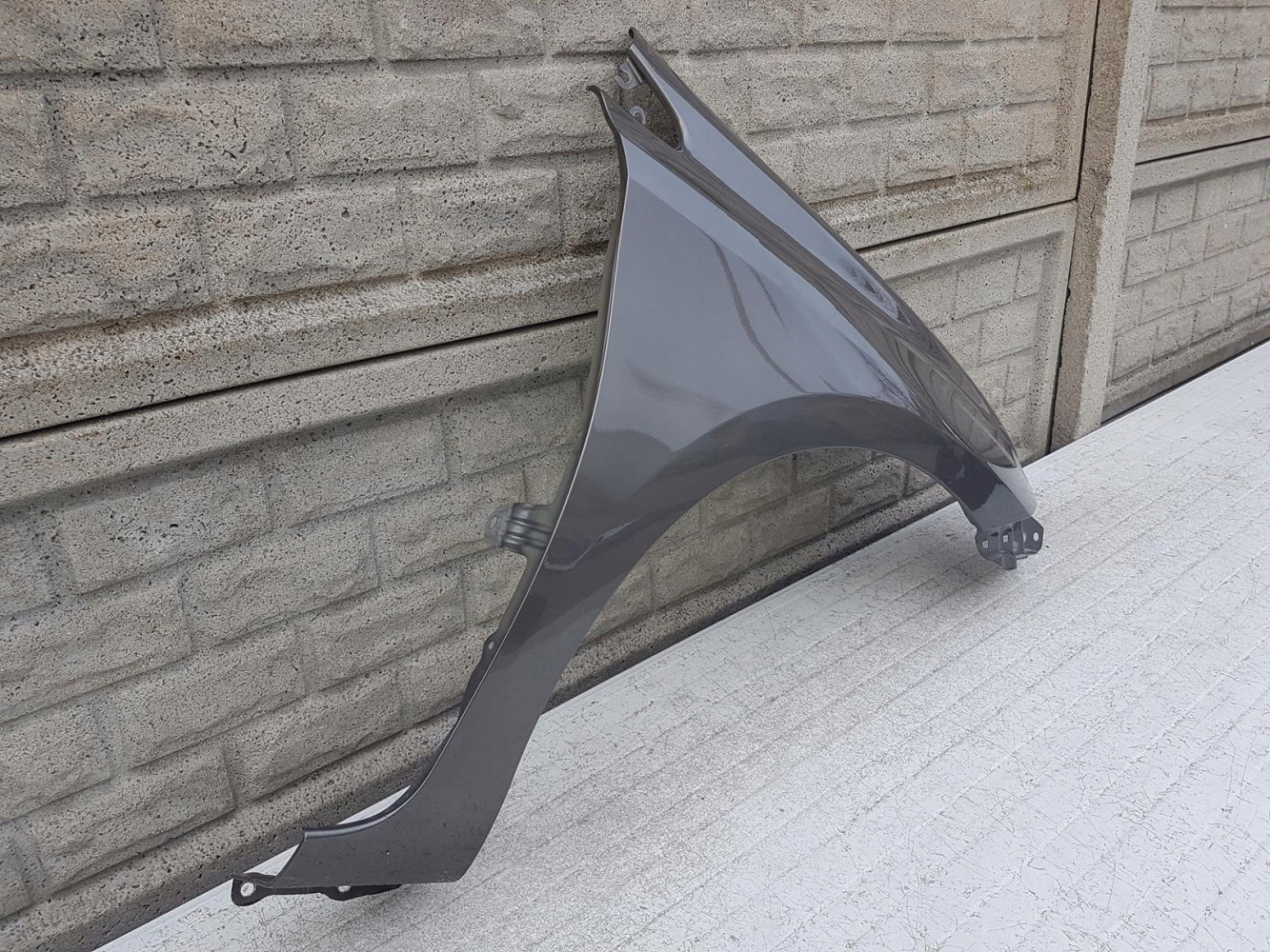 TOYOTA AURIS 2013-2021 BŁOTNIK PRAWY PRZEDNI