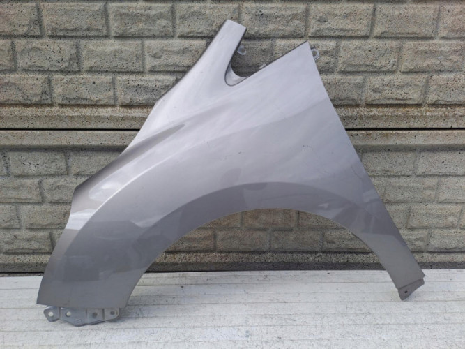 TOYOTA VERSO LIFT BŁOTNIK PRZEDNI LEWY - (15450338095)