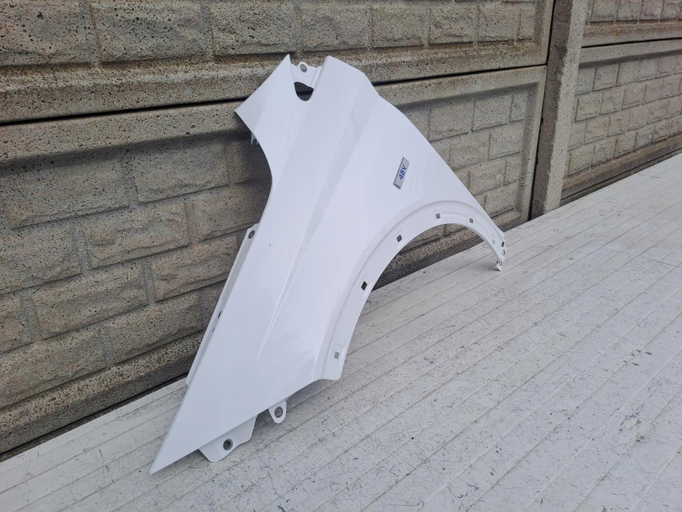 BŁOTNIK PRZEDNI LEWY HYUNDAI BAYON - (15485827907)