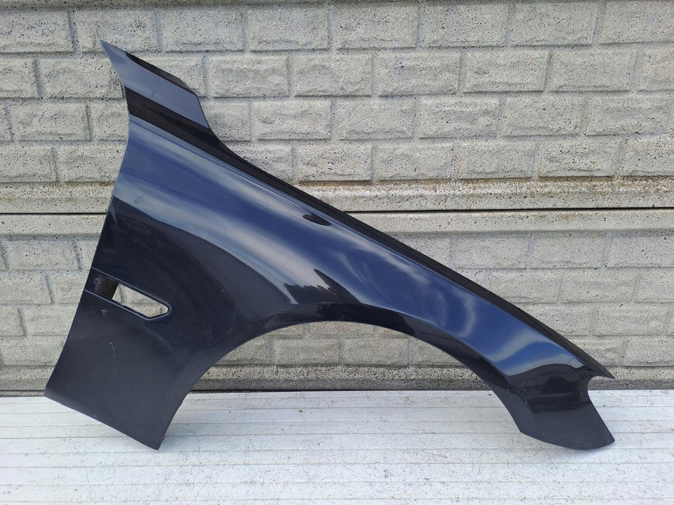 BMW VII 7 F01 F02 BŁOTNIK PRZEDNI PRAWY - (15492761289)
