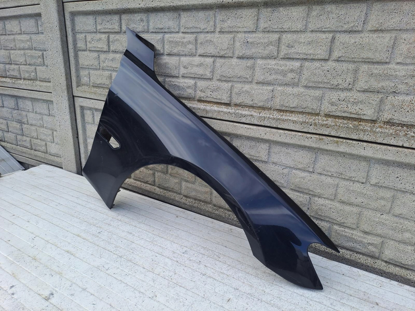 BMW VII 7 F01 F02 BŁOTNIK PRZEDNI PRAWY - (15492761289)