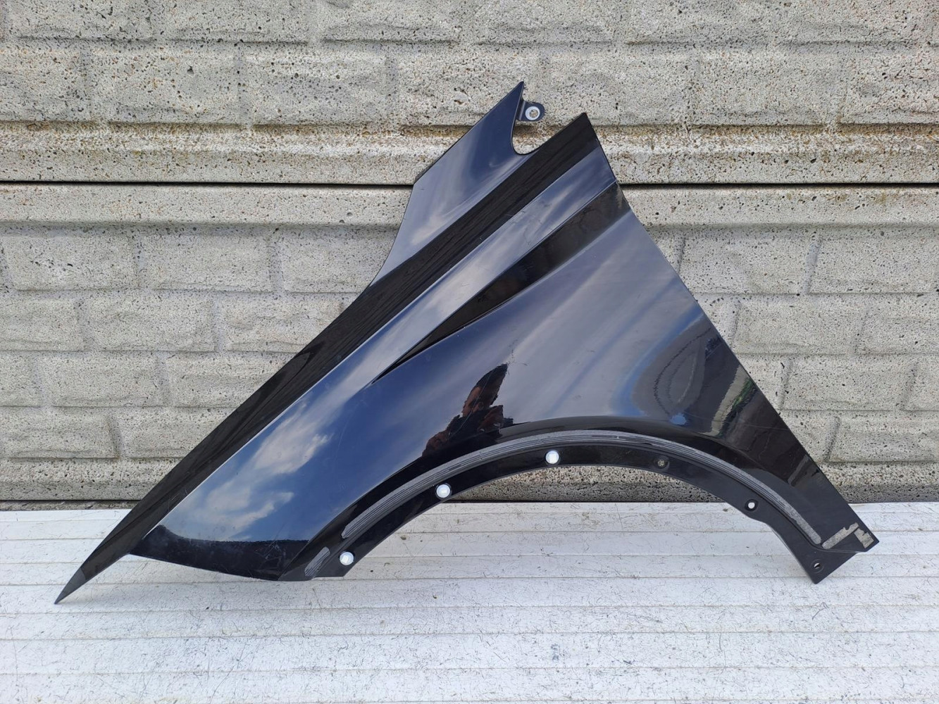 SEAT ARONA BŁOTNIK PRZEDNI LEWY - (15492817531)