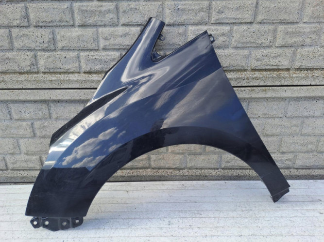 TOYOTA VERSO LIFT BŁOTNIK PRZEDNI LEWY - (15492900327)