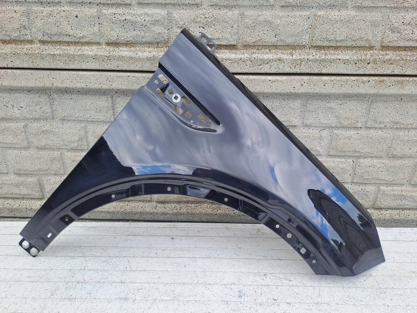 LAND ROVER DISCOVERY SPORT BŁOTNIK PRZEDNI PRAWY - (15499569672)