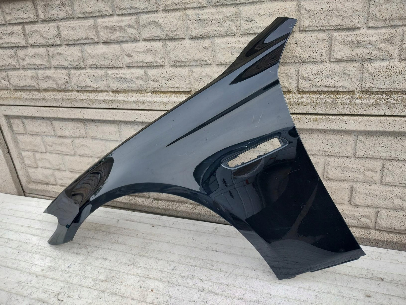 BMW 5 V F10 F11 2009-2017 BŁOTNIK LEWY PRZEDNI - (15506285290)