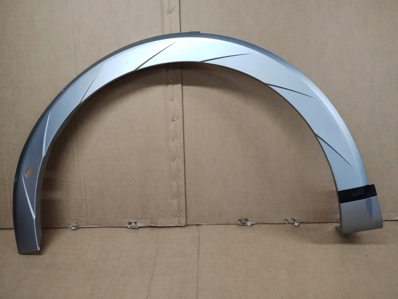 HYUNDAI IONIQ V 5 nakładka listwa błotnika LEWA 316502205 - (15507703093)