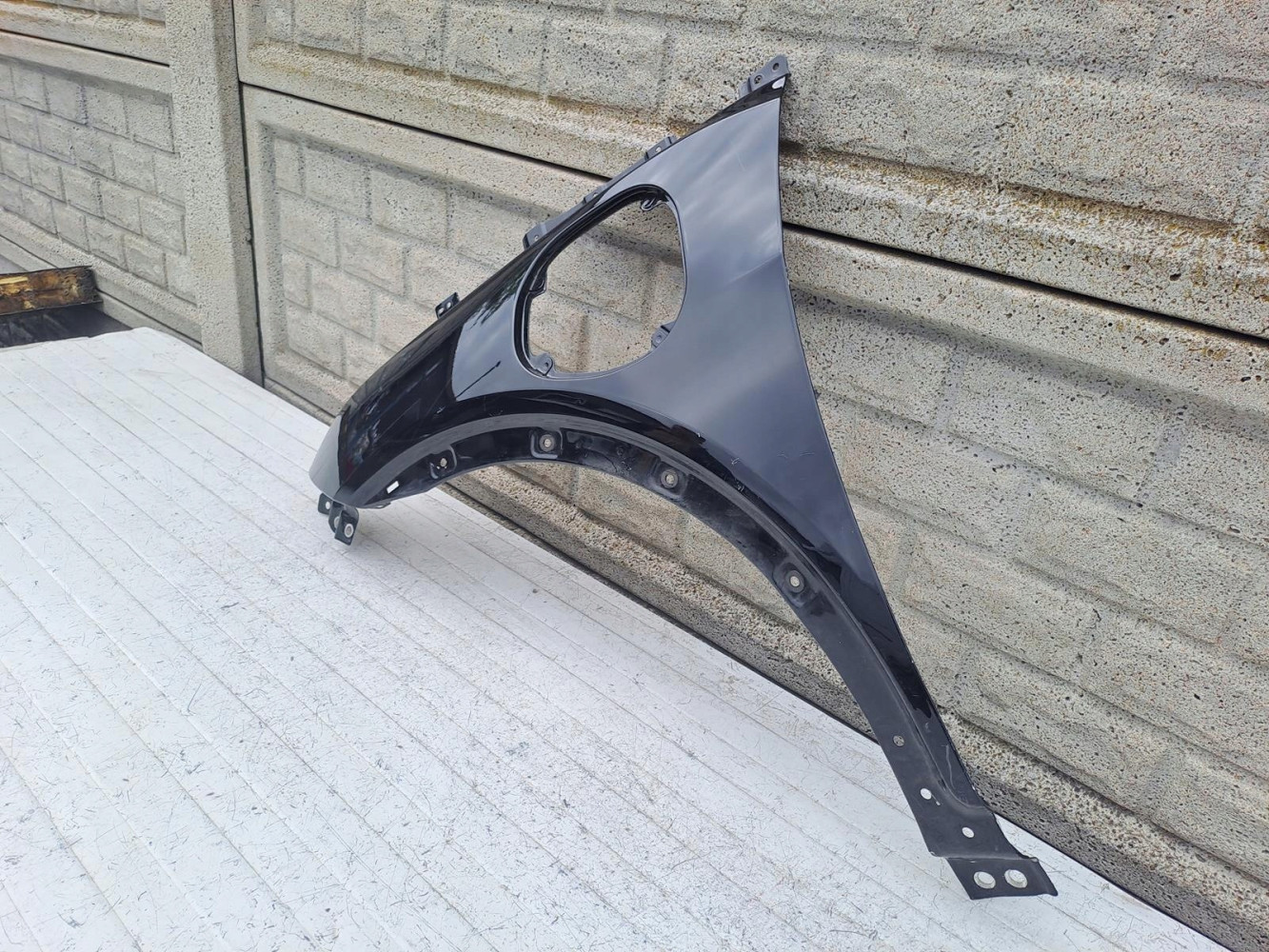 OPEL AMPERA-E BOLT BŁOTNIK PRZEDNI LEWY - (15522163470)