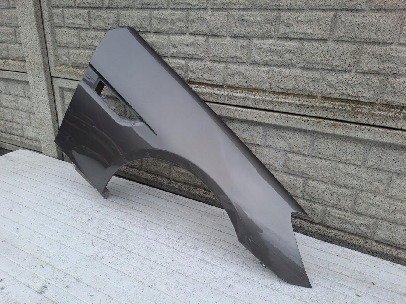 MERCEDES SLK W 172 W172 BŁOTNIK PRZEDNI PRAWY - (15535671995)