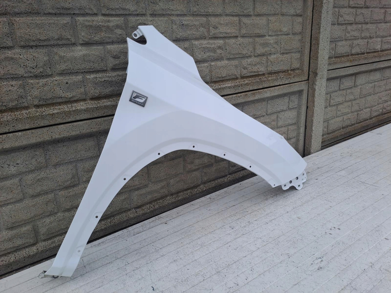 LEXUS RX 350/450H 16-24 BŁOTNIK PRAWY PRZEDNI - (15542751439)