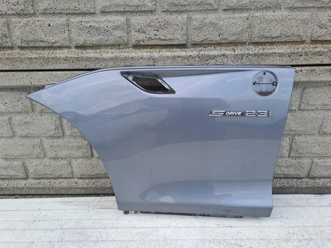 BMW E89 Z4 BŁOTNIK PRZEDNI LEWY - (15592412492)