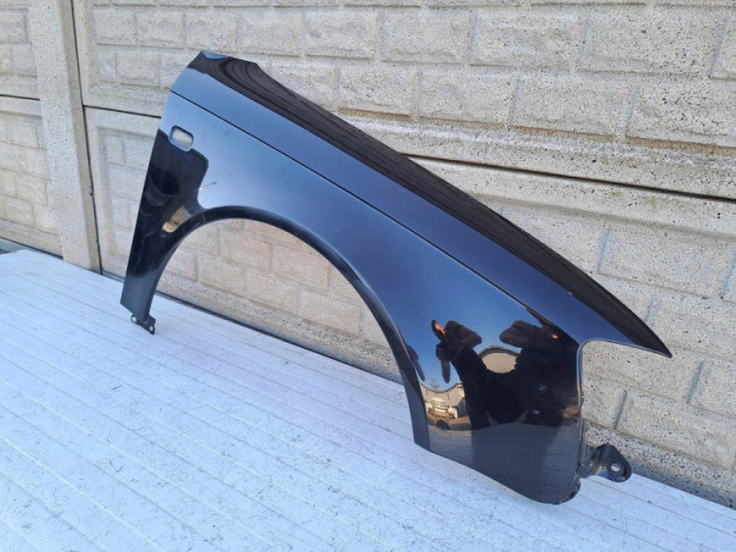 BŁOTNIK PRZEDNI PRAWY AUDI A4 B7 8E0 2005-2009 - (15621023659)