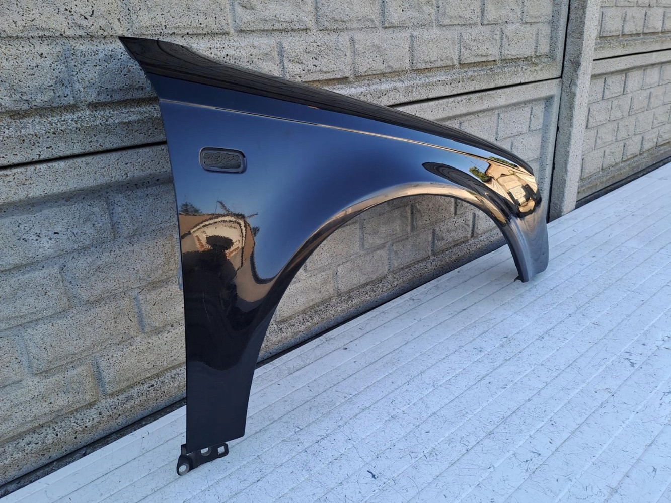BŁOTNIK PRZEDNI PRAWY AUDI A4 B7 8E0 2005-2009 - (15621023659)