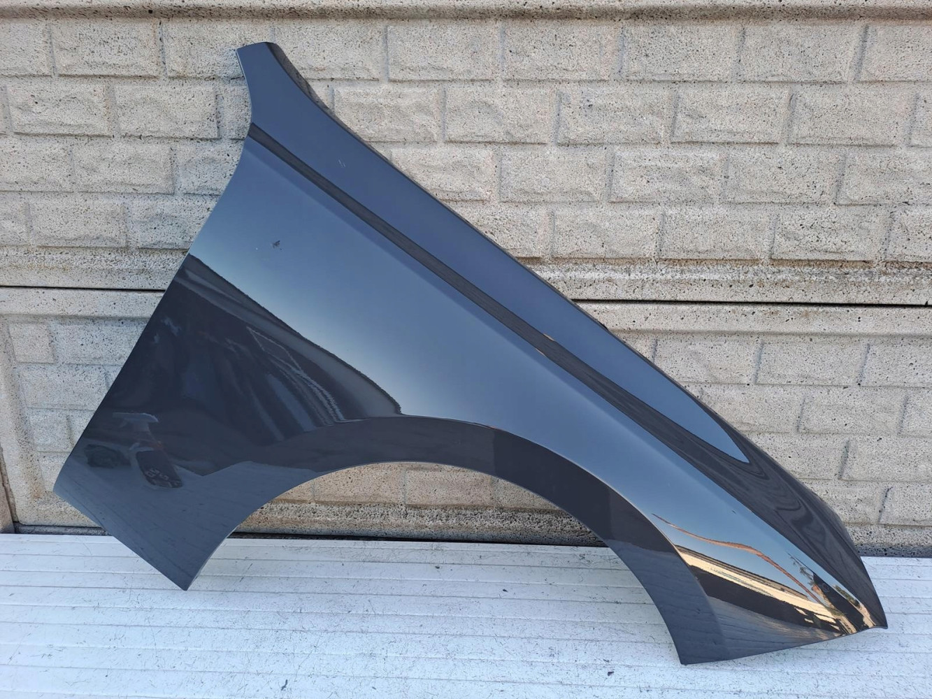 BMW 7 G70 2022- BŁOTNIK PRZEDNI PRAWY - (15621184836)