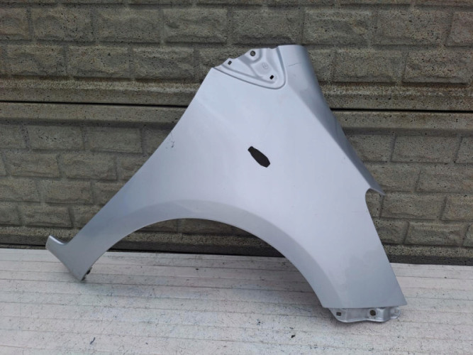 TOYOTA YARIS 2 II 05-12 BŁOTNIK PRAWY PRZÓD - (15640499050)