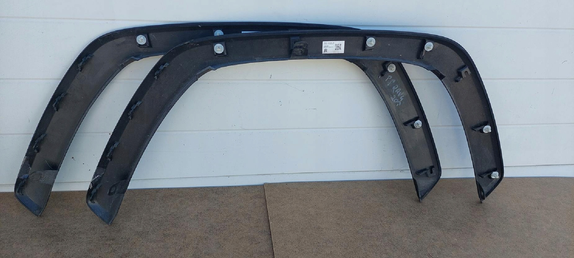 TOYOTA RAV 4 listwa prawa po 20 r - (15647566045)