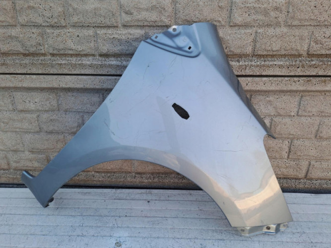 TOYOTA YARIS 2 II 05-12 BŁOTNIK PRAWY PRZÓD - (15648456719)