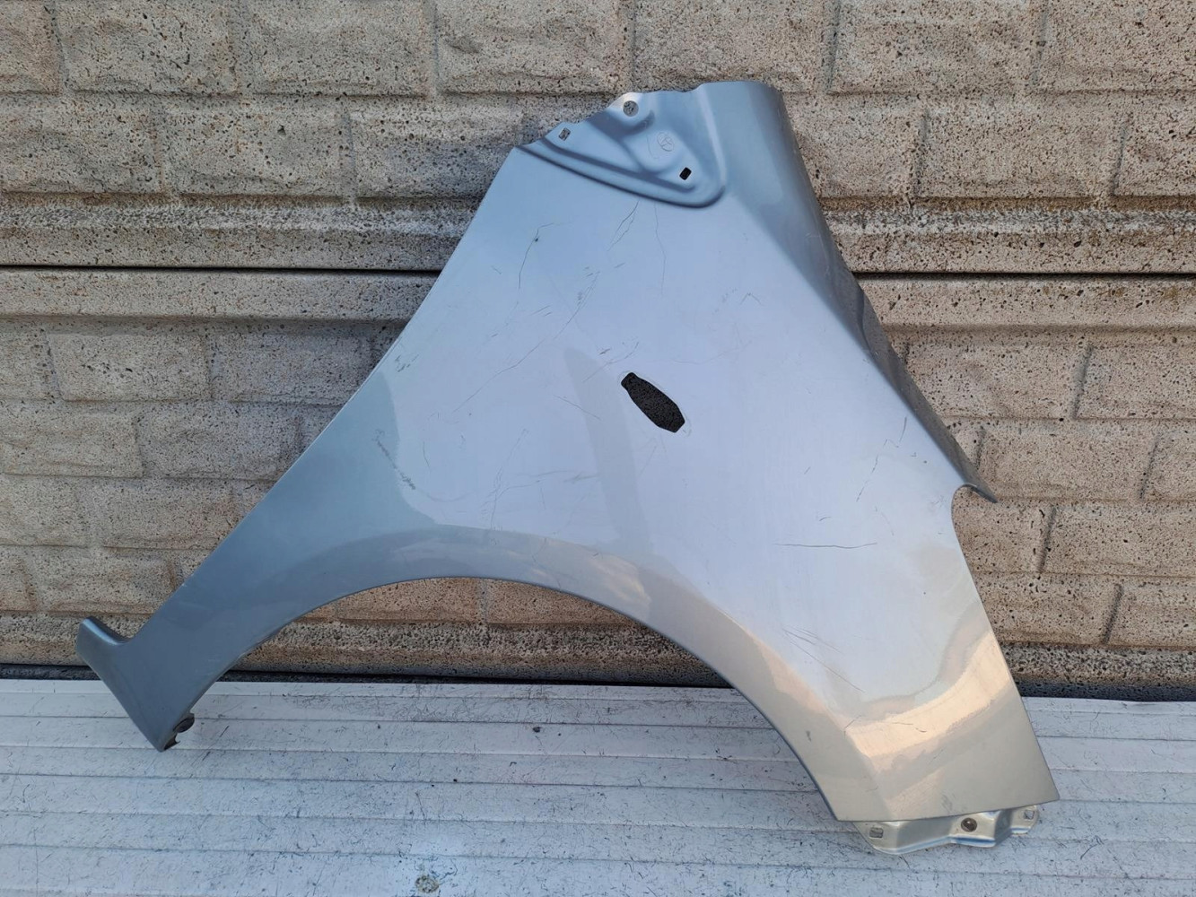 TOYOTA YARIS 2 II 05-12 BŁOTNIK PRAWY PRZÓD - (15648456719)