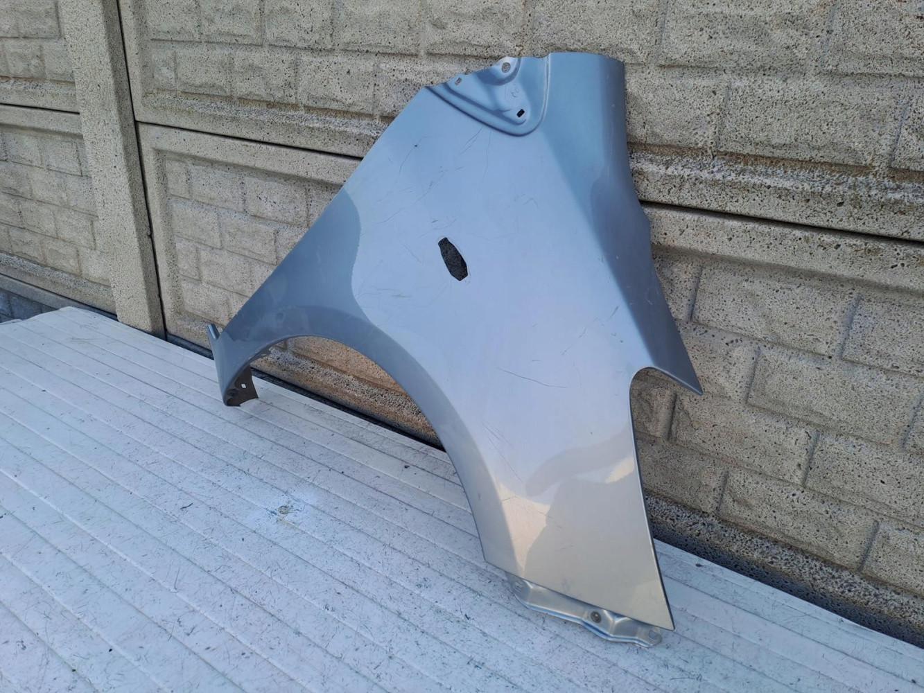 TOYOTA YARIS 2 II 05-12 BŁOTNIK PRAWY PRZÓD - (15648456719)