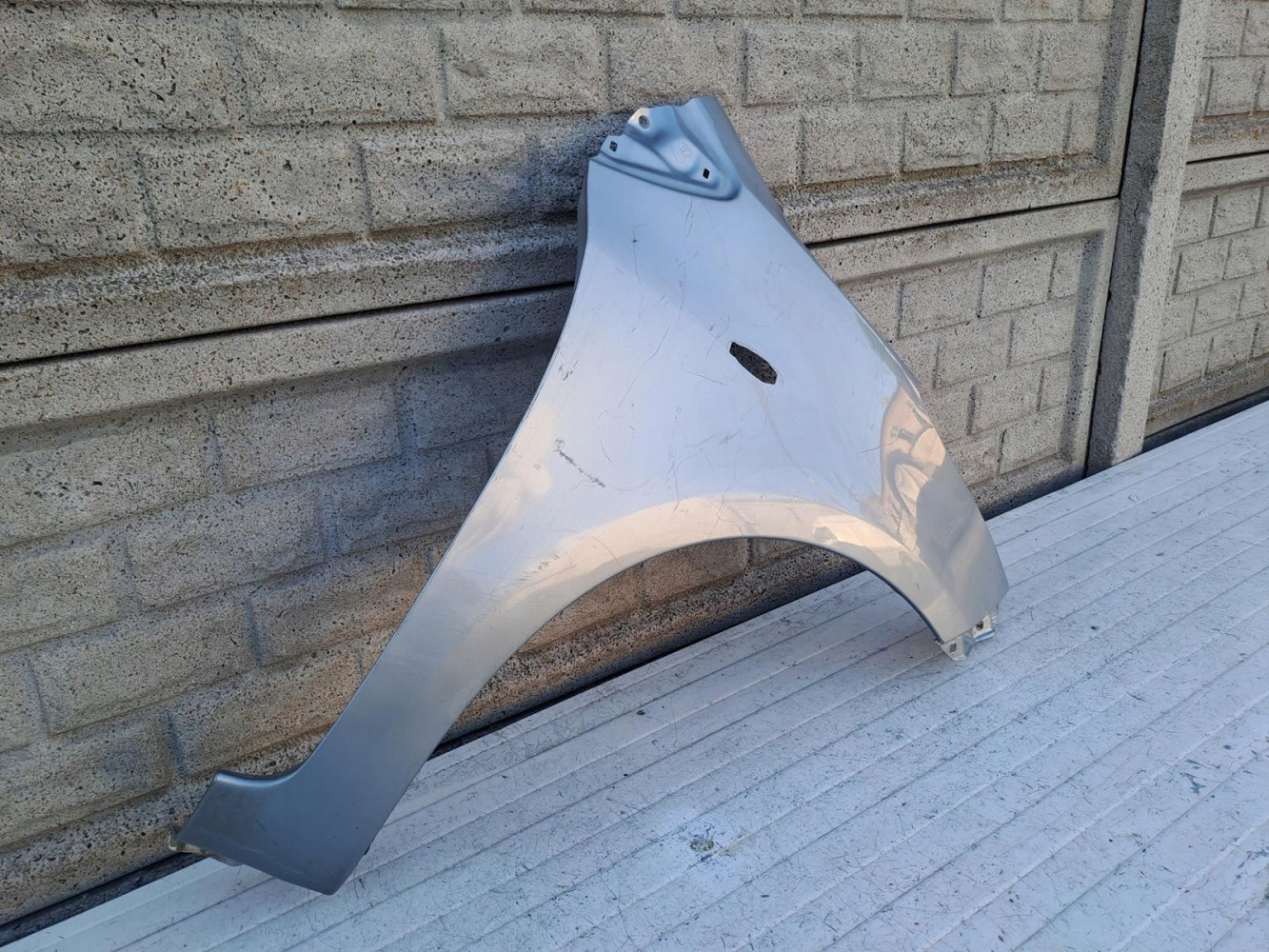 TOYOTA YARIS 2 II 05-12 BŁOTNIK PRAWY PRZÓD - (15648456719)