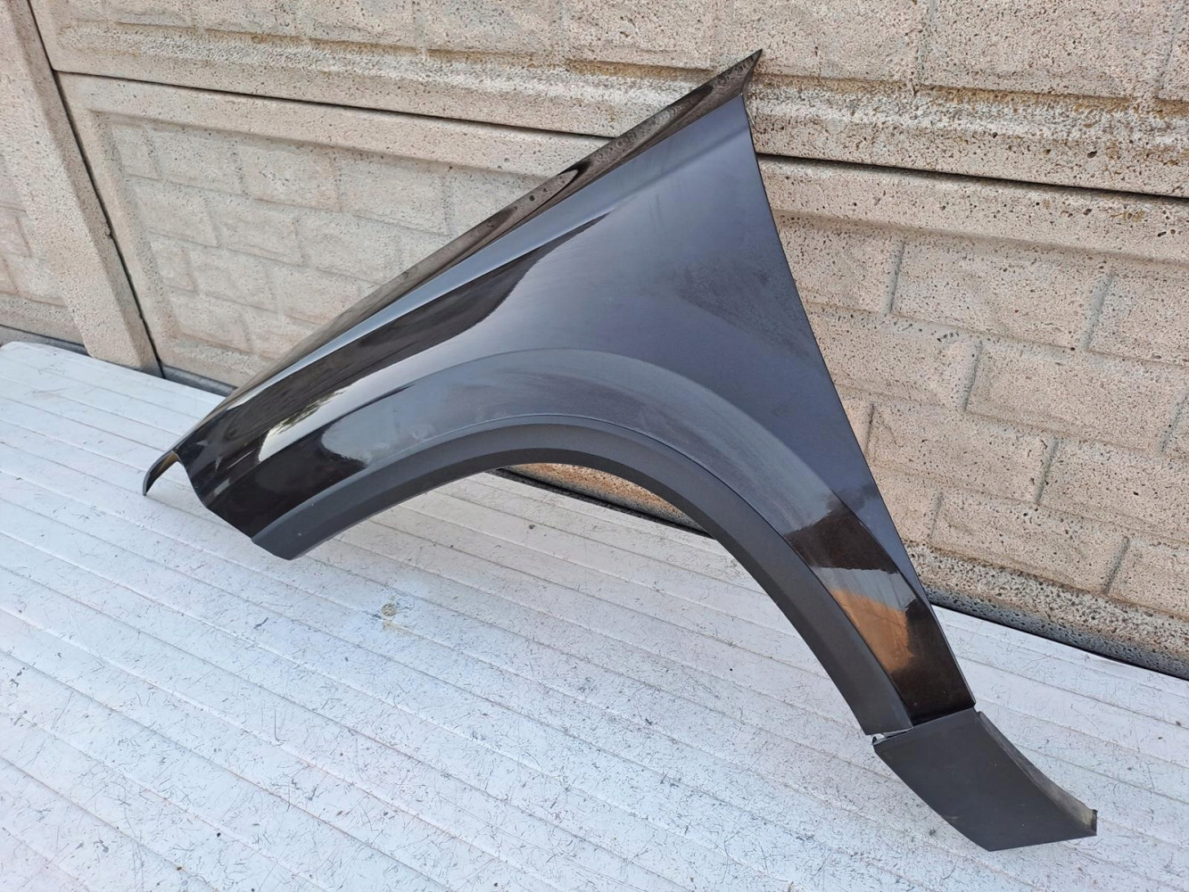 SEAT ATECA BŁOTNIK LEWY PRZEDNI - (15655040011)