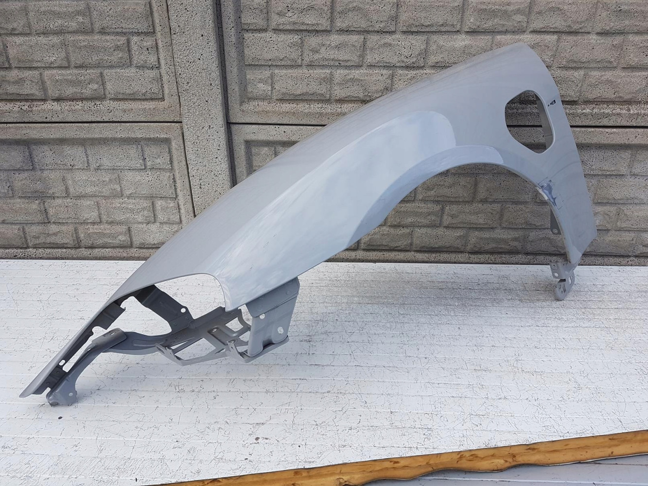 PORSCHE TAYCAN 9J1 9 J BŁOTNIK PRZEDNI LEWY