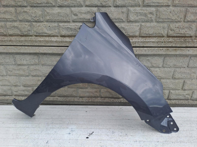 TOYOTA COROLLA E16 BŁOTNIK PRZEDNI PRAWY - (15685721401)