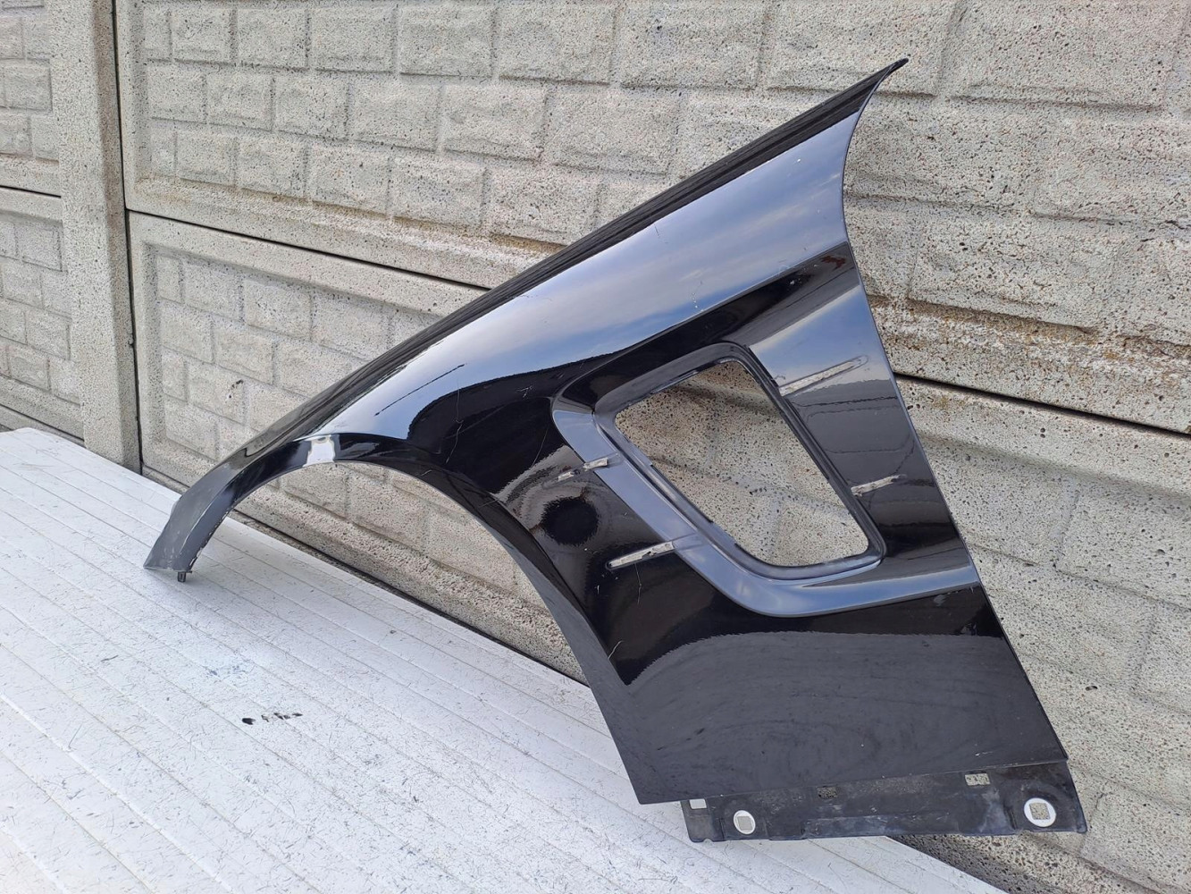 MERCEDES SL W231 R231 LIFT BŁOTNIK LEWY - (15699034603)