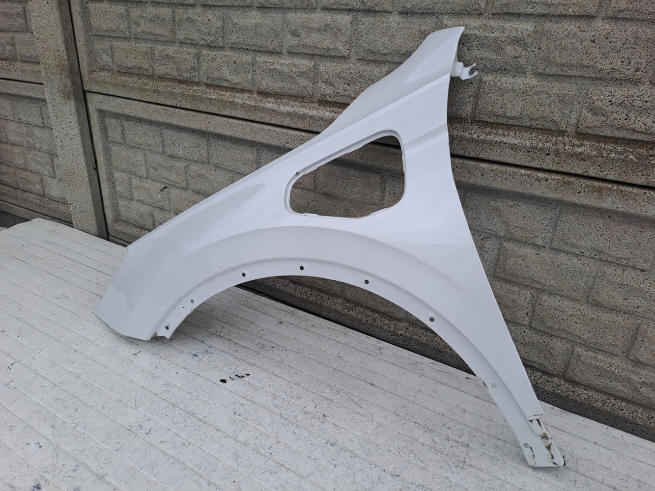 SEAT TARRACO HYBRYDA 21-24 BŁOTNIK PRZEDNI LEWY - (15713379376)