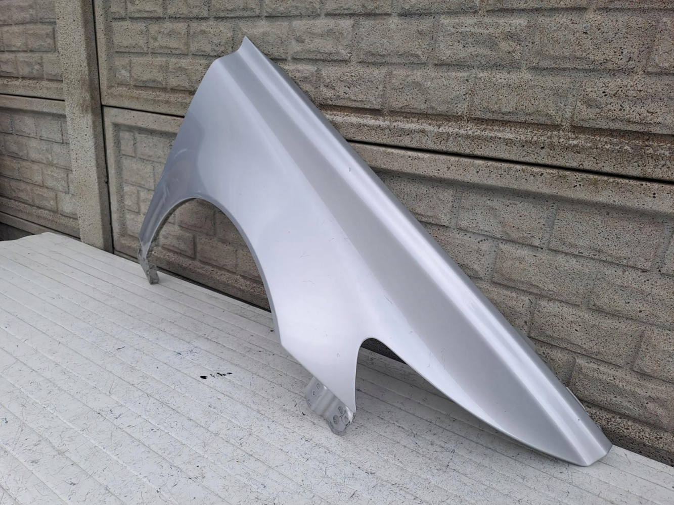 VOLVO S40 V50 04-12 BLOTNIK PRZEDNI PRAWY - (15713448117)
