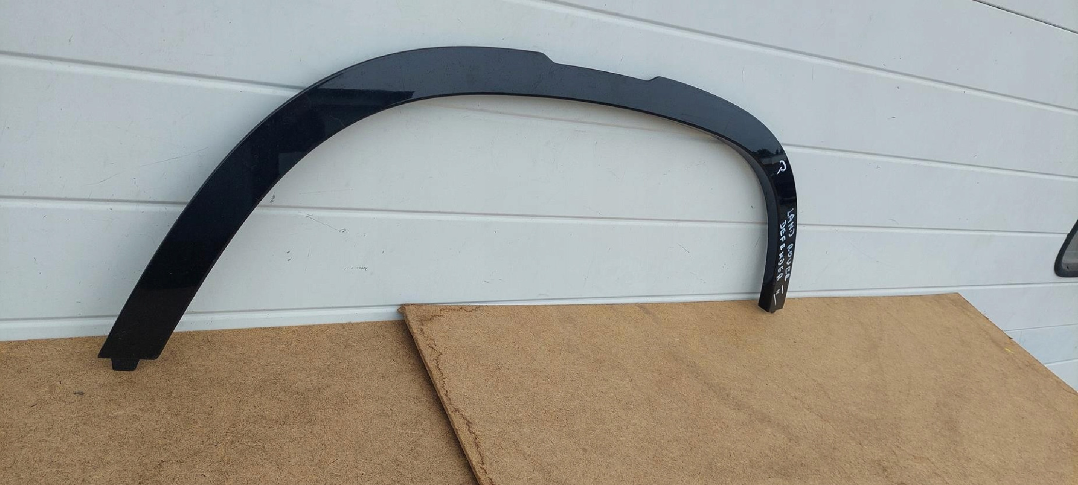 LAND ROVER DEFENDER II listwa prawa - (15729333312)